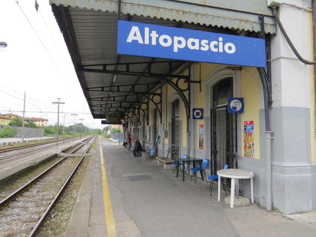 in Altopascio nehmen wir den Zug der uns nach Lucca zurückfährt