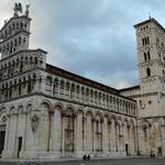 bei der Kirche San Michele in Foro 12.Jhr. mit seiner wunderschönen Fassade, beginnen wir mit dem Rundgang