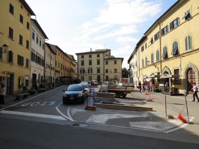 an der Bar rechts beim Dorfplatz von San Miniato Alto, haben wir danach ein Aperitivo genossen