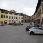 über den Dorfplatz von San Miniato Alto, verlassen wir die schöne Altstadt