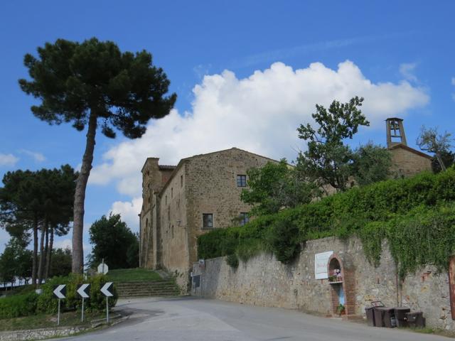 ...Chianni mit der romanischen Kirche Santa Maria. Hier hat laut Tagebuch der Erzbischof Sigeric übernachtet