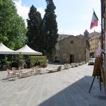 beim Bar Centrale -Treffpunkt der Pilger-...