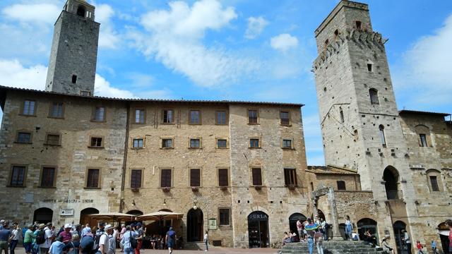 die Piazza della Cisterna ist der Mittelpunkt der Altstadt und hat uns sehr gefallen