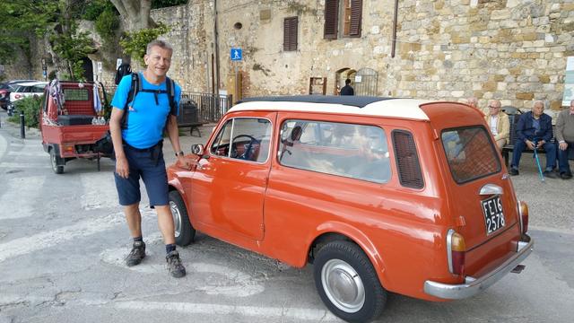 mit dem Auto, aber nicht mit diesem, fahren wir danach nach Gambassi Terme zurück