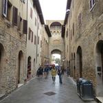 durch die Porta San Giovanni verlassen wir die sehr schöne Altstadt von San Gimignano