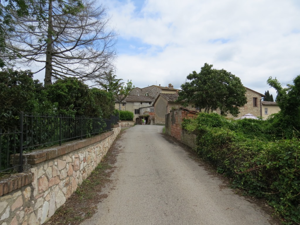 wir erreichen das kleine Dorf Villa San Donato