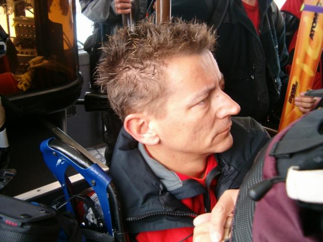 Franco zählt ob alle Teilnehmer anwesend sind