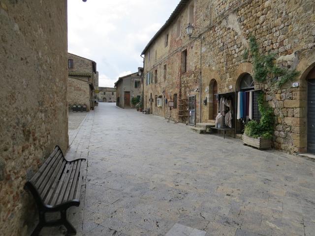 sofort fühlen wir uns um Jahrhunderte zurückversetzt