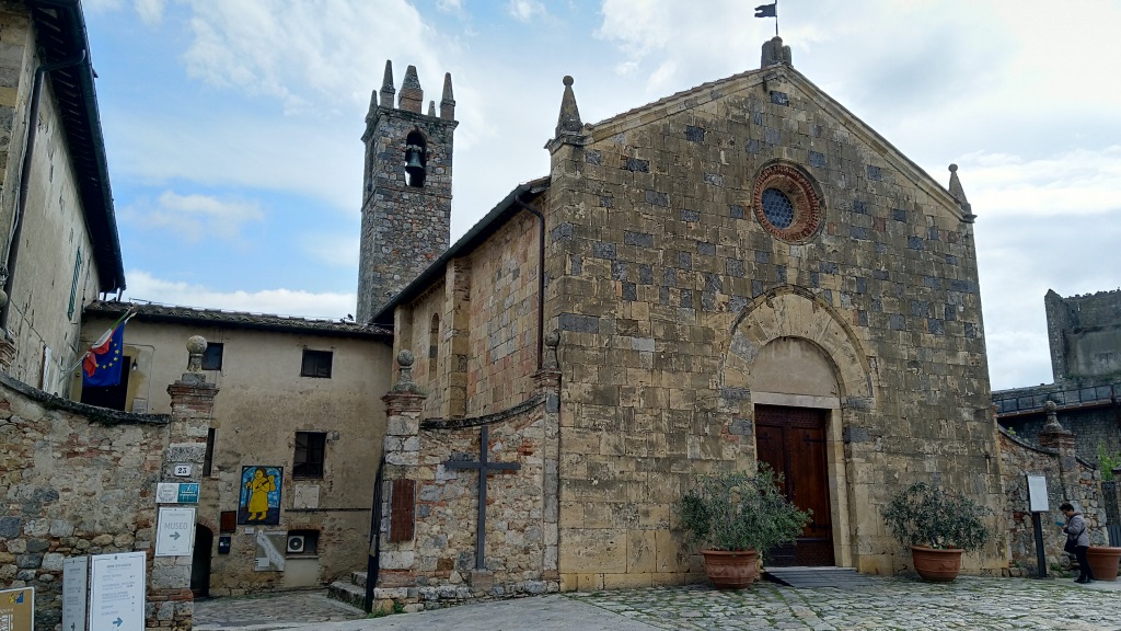 wir besuchen die Kirche Santa Maria Assunta erbaut 1219