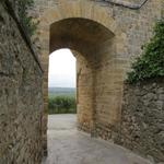 durch das ehemalige Stadttor Porta Franca verlassen wir Monteriggioni