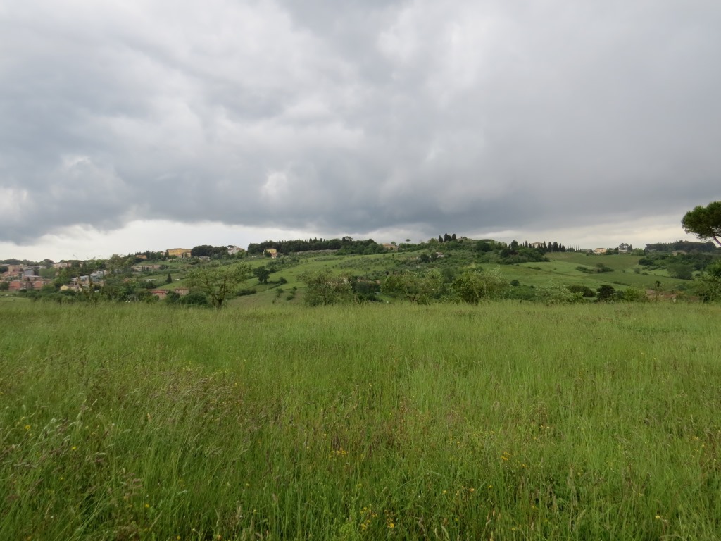 in der Richtung wo Siena liegt, sind die dunkelsten Wolken