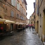 über die Via Camollia dringen wir immer tiefer in die Altstadt von Siena hinein