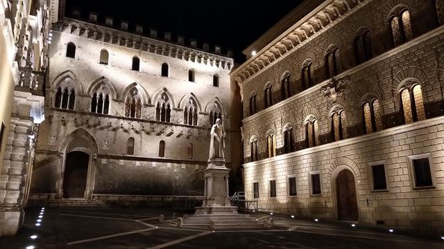Hauptsitz der Banca Monte dei Paschi di Siena. Die älteste Bank der Welt. Danach mit dem Taxi zum Hotel