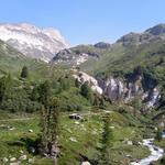 wir blicken zur kleinen Schlucht des Turbenwasser und hinauf zum Rappehorn