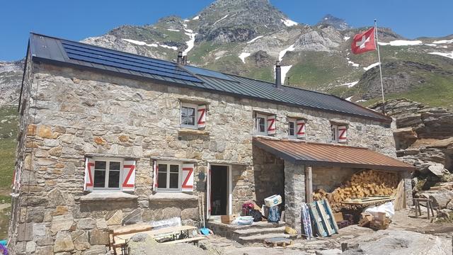 wir haben wie eingeplant die letzte Hütte im Wallis erreicht