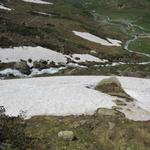 bei Punkt 2142 m.ü.M. überqueren wir den Bach und wandern über die Alp Oxefeld