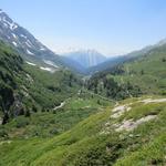 bei Chiestafel blicken wir talauswärts zum Breithorn und dahinter zum Bättlihorn