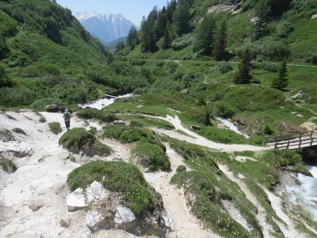 in Chiestafel lassen wir die rechts von uns vorhandene Brücke über das Turbenwasser unbeachtet