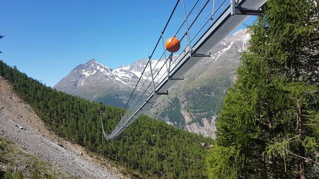 wir erreichen die Hängebrücke