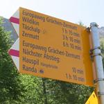 Wegweiser bei der Hängebrücke