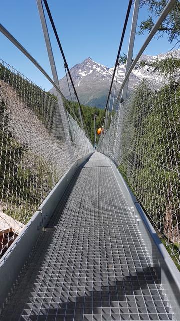 zuerst besuchen wir die Hängebrücke die 2017 neu erbaut wurde