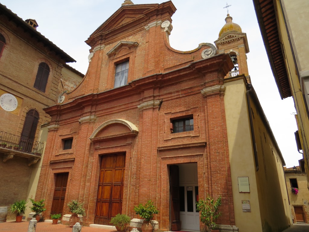 vorbei an der Chiesa di San Pietro e Paolo...