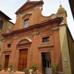 vorbei an der Chiesa di San Pietro e Paolo...