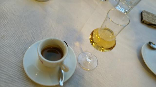 der Espresso und der Grappa als Abschluss