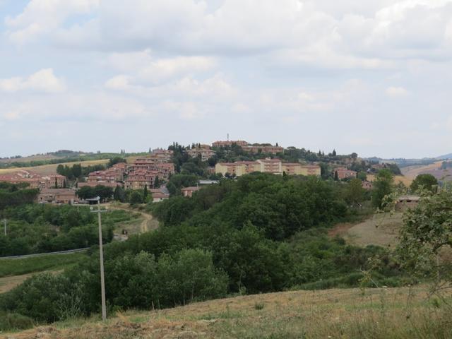 vor uns taucht Torrenieri auf. Laut dem Tagebuch von Sigeric, machte er am 13. Tag seiner Reise hier Station