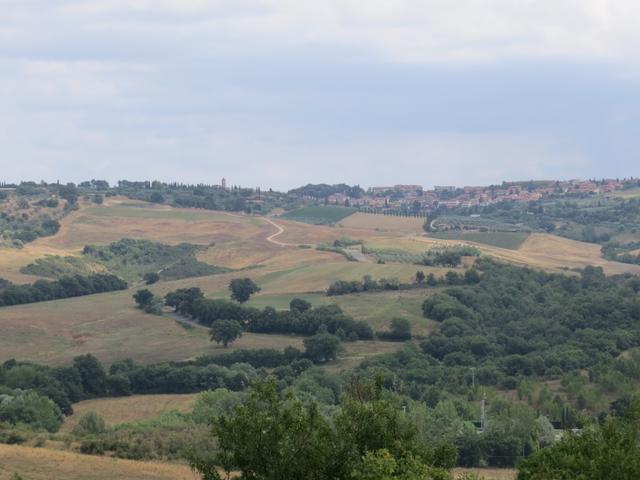 am Horizont ist San Quirico zu erkennen