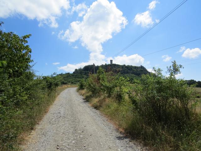 ...erreichen wir den 896 Meter hohen Berg „Rocca di Radicofani“