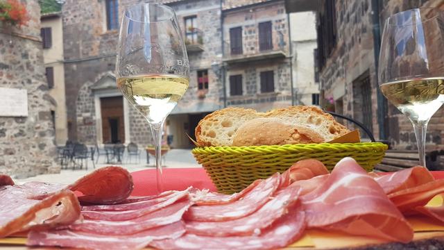 hier legen wir unsere Mittagspause ein, und geniessen ein Tagliere di Salumi e Formaggio