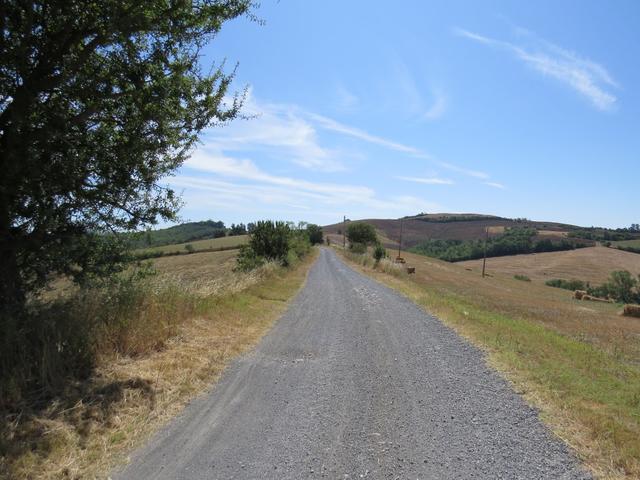 von einem Bauernhof zum andern, wandern wir weiter Richtung Proceno