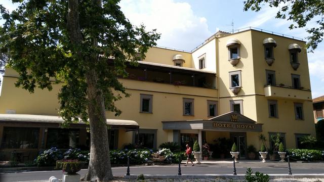 mit dem Auto fahren wir danach zurück nach Bolsena ins Hotel Royal