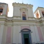 in Acquapendente laufen wir zur Kathedrale San Sepolcro mit ihrer Doppelturm-Fassade
