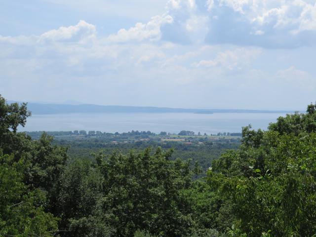 von hier oben geniessen wir einen atemberaubender Blick auf den Lago di Bolsena