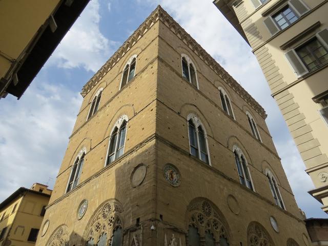 Chiesa Orsanmichele 13.Jhr. nach Restaurierungsarbeiten ist der Tabernacolo dell'Orcagna, für das Publik wieder zugänglich