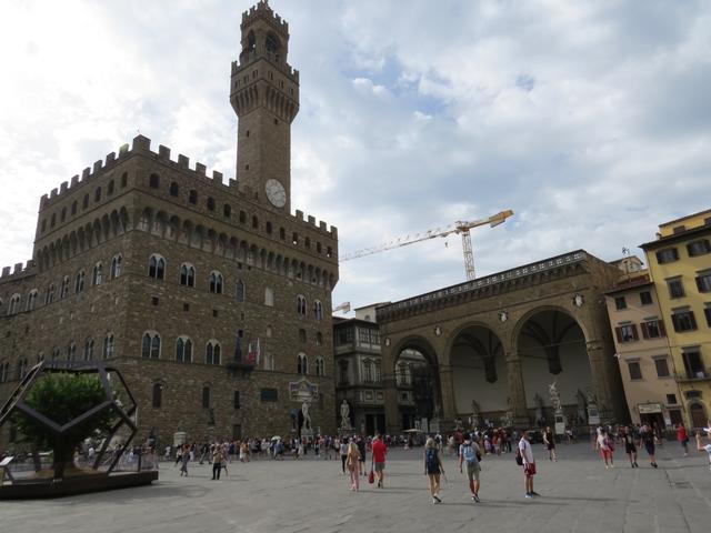 die Piazza della Signoria in Florenz gehört zweifellos mit zu den schönsten Plätzen Italiens