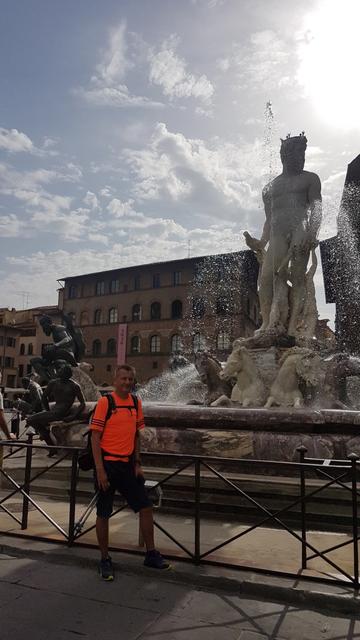 der sehr schöne Neptunbrunnen auf der Piazza della Signoria