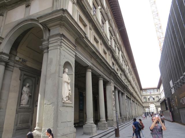 die Uffizien neben der Piazza della Signoria, wurden unter der Herrschaft der Medici als Verwaltungsgebäude erstellt