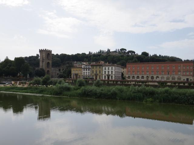 Blick hinauf zum Piazzale Michelangelo. Der Aussichtspunkt von Florenz