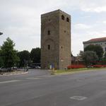 Torre della Zecca mit Turm S. Niccolò auf der anderen Arnoseite schliesste er die östliche Befestigungsanlage