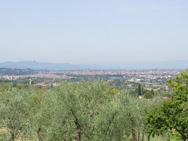 Aussichtsreich mit Blick auf Florenz geht es weiter