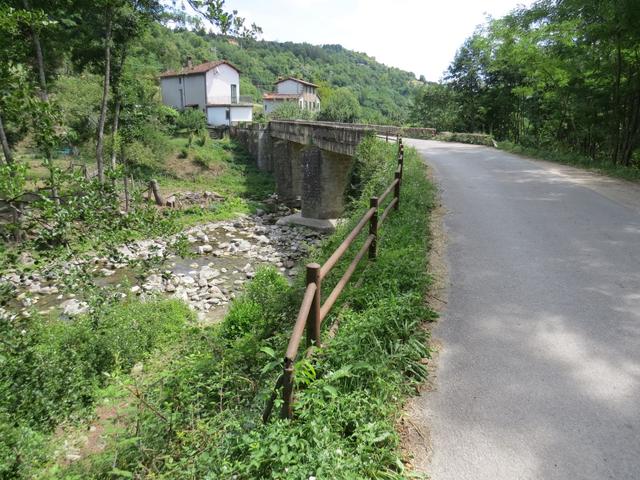 kurz vor Stia erreichen wir einen kleinen unscheinbaren Fluss, den wir über eine Brücke überqueren