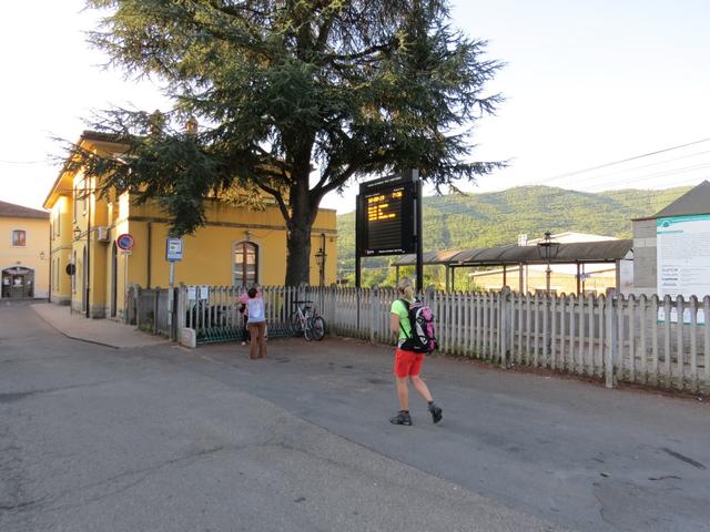 ...und erreichen zu Fuss nach ein paar Minuten den Busbahnhof von Bibbiena