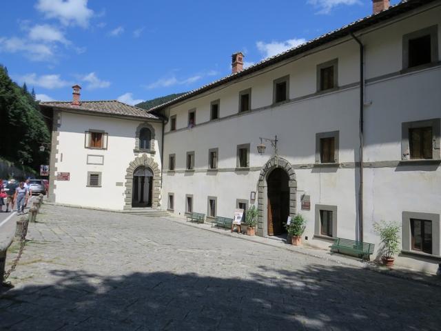 ...zum Kloster Camaldoli. 1027 wurde hier die erste Unterkunft für Pilger erbaut