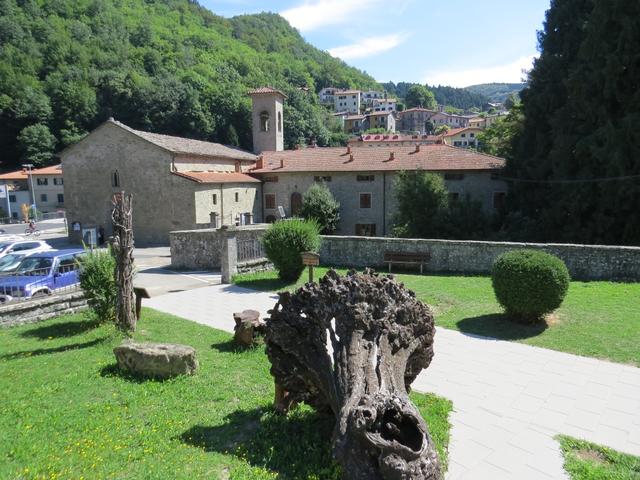 die alte Abteikirche des geschäftigen Ferienort Badia Prataglia wurde bereits 986 gegründet