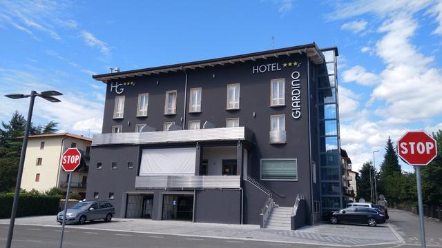 wir verlassen das Hotel Giardino in Bibbiena...