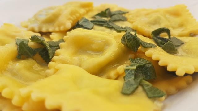 Tortellini alla Salvia