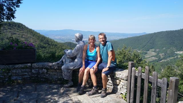 Erinnerungsfoto mit Franziskus, beim Kapuzinerkloster von Montecasale